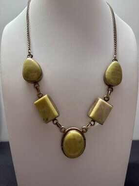 Sterling Silver .925 Necklace Yellow Green Stone Pendant Accents & Chain Design